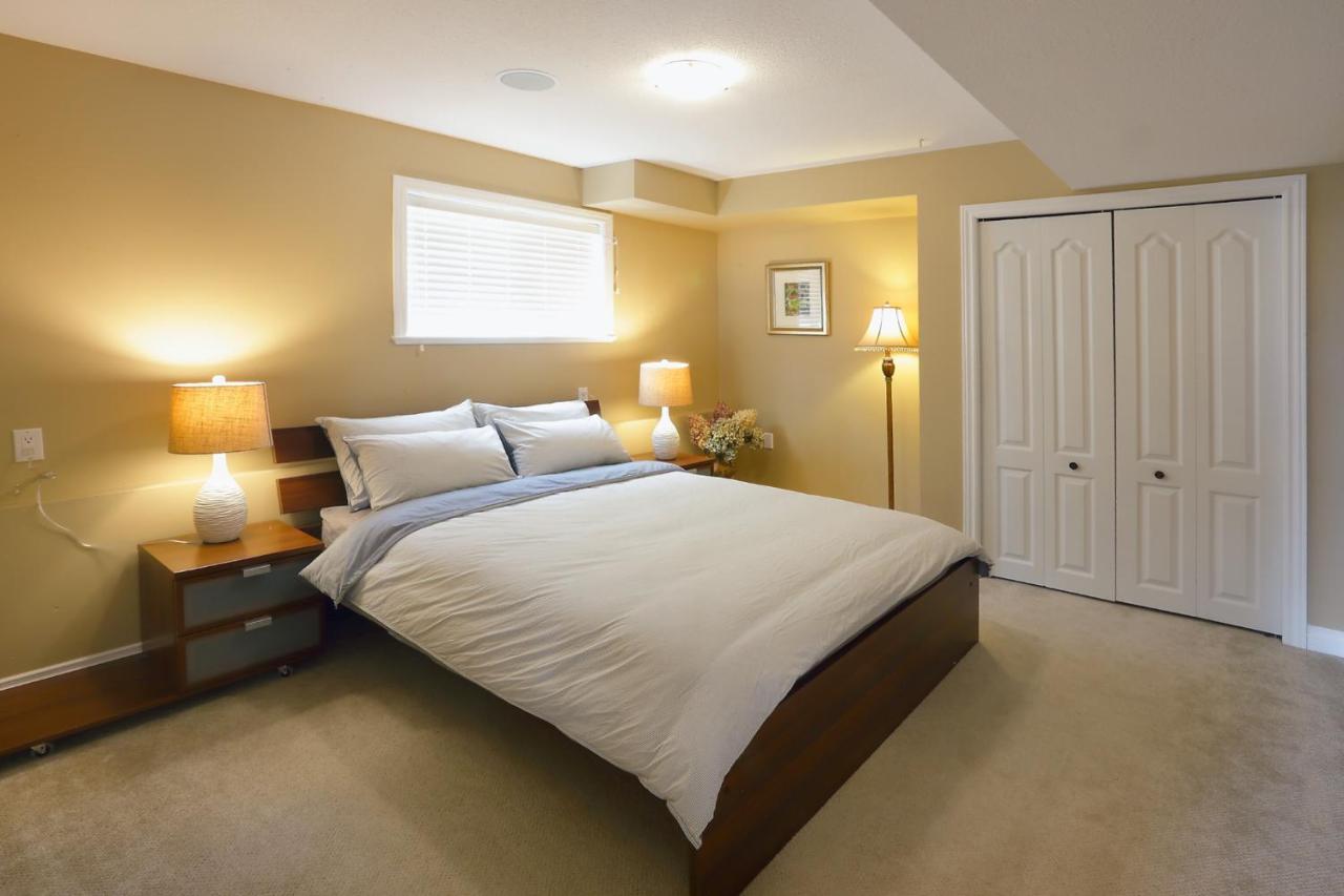Lovely J Home -Stunning River View Cozy Two Bedroom Private Suite New Westminster Extérieur photo