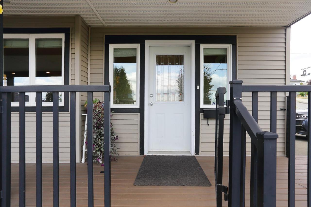 Lovely J Home -Stunning River View Cozy Two Bedroom Private Suite New Westminster Extérieur photo